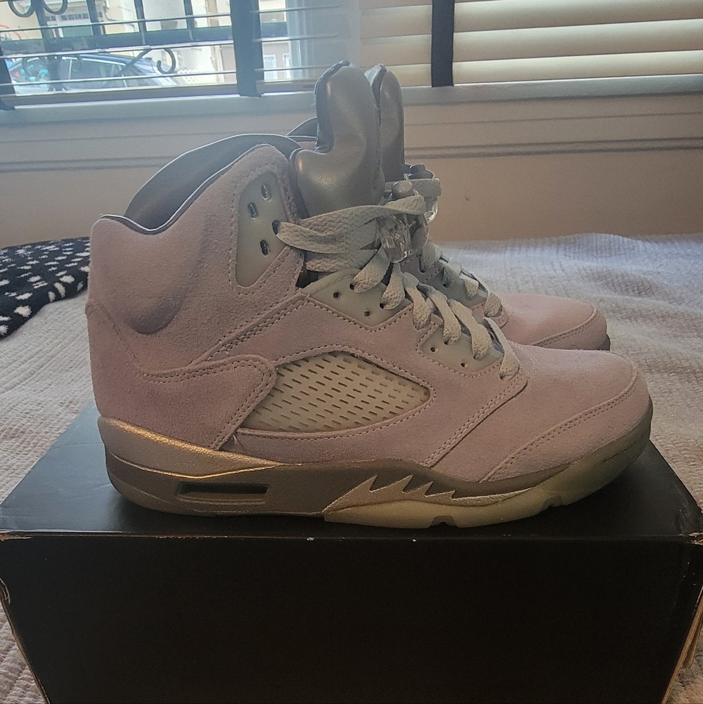 Jordan Air Retro 5 Sneakers in Blue and Silver